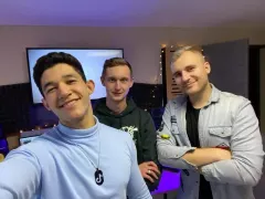 Uwielbiany kawałek zespołu Mig w nowym brzmieniu! Grupa młodych wokalistów disco polo przeszła samych siebie!