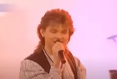 Tak młody Zenon Martyniuk bawił się w latach ”90! Niepowtarzalny występ z 1995 Roku HITEM internetu! 