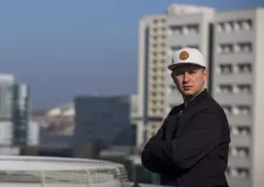 Zszedł ze sceny aby powrócić w nowym projekcie! Znany wokalista disco polo zaskoczył fanów nowością pt. ”Proszę wróć” To będzie nowy HIT?! 