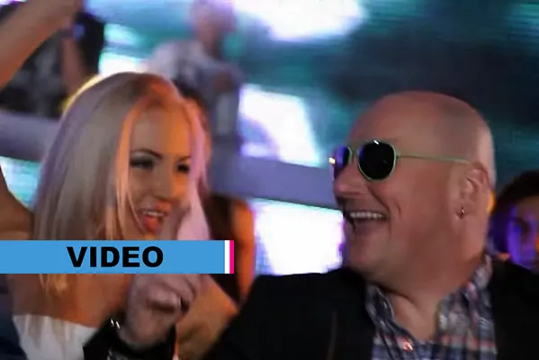 Premiera: One Moment - Na stojąco na leżąco