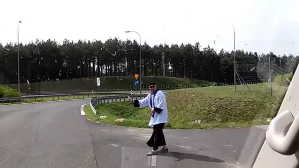 Gość na pokładzie - Ksiądz Andrzej autostopem udał się do Stegny! | VIDEO