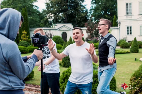 Zespół Power Bond wyznaje miłość! Nadchodzi nowość!
