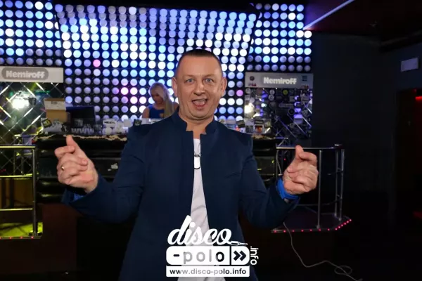 "Całuję rączki" - petarda od Cristo Dance! Zobaczcie wyjątkowy materiał | VIDEO