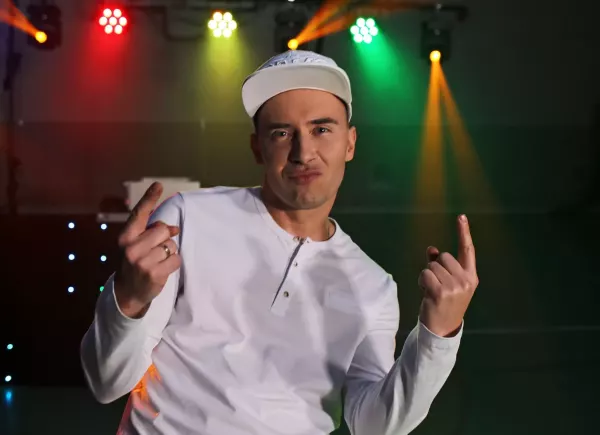 Gesek z klubową premierą! Koniecznie posłuchaj!