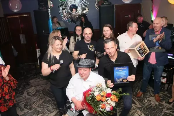 Wokalista disco polo ponownie stanie na scenie? Udało się uzbierać pieniądze na protezy!