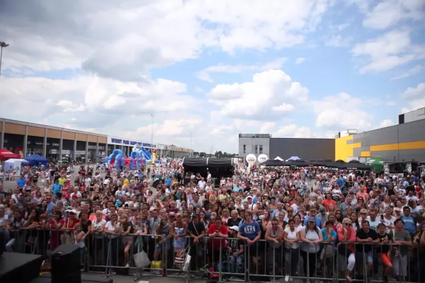 Huczne urodziny Centrum Handlowego MARYWILSKA 44.  Wspaniała publiczność i największe gwiazdy disco polo.