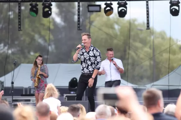 Ależ oni popłynęli! Serca publiczności skradzione przez znany zespół!