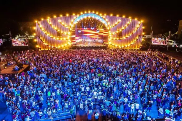 Plejada Gwiazd disco polo na Festiwalu w Ostródzie - Która gwiazda zachwyca? zobaczcie zdjęcia zza kulis