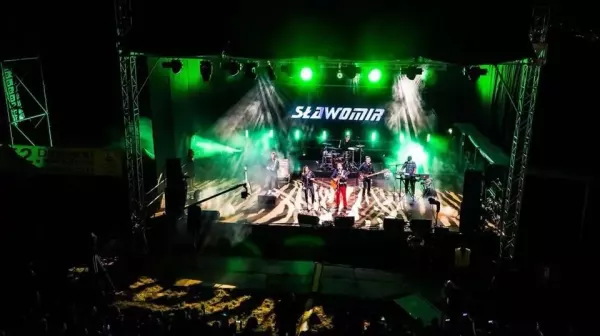Sławomir w utworze "Mydełko Fa" podczas Festiwalu telewizji Polsat!
