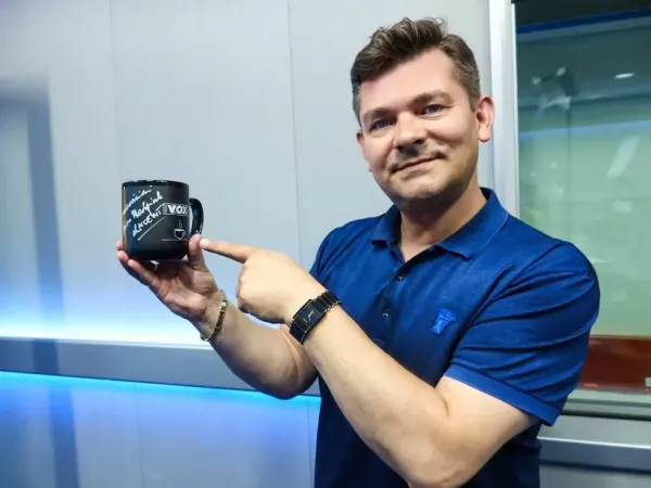 Firma Kurierska zniszczyła prezent Zenka Martyniuka (Akcent)!
