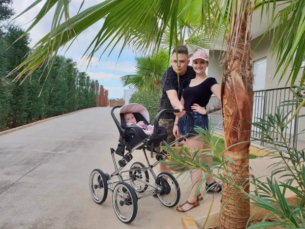 Pierwszy raz całą trójką! Małżeństwo disco polo na wakacjach!