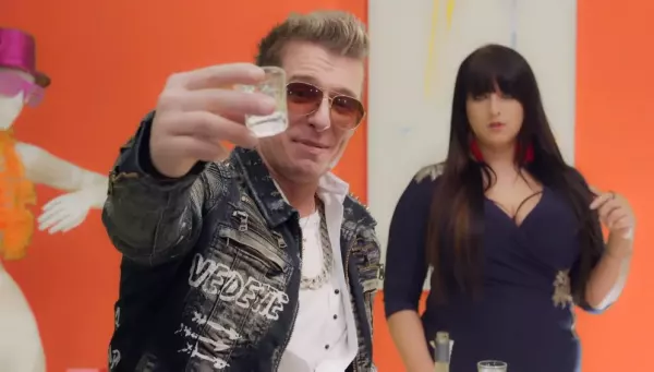 Genialna premiera od Markusa P! "Baby przez nie my musimy pić" | VIDEO