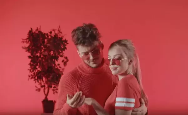 Hymn disco polo o typsach?! Grupa Faster opublikowała nowość, która oczarowała internet | VIDEO