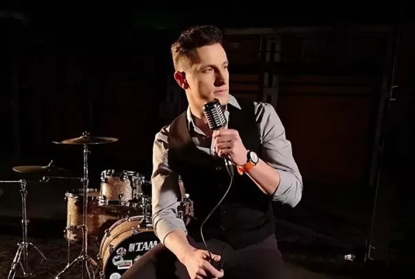 Największe ciacho ze świata disco polo zajęte! Wokalista zaręczył się! 