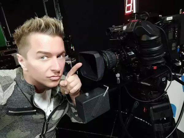 Przepiękna chwila uwielbianego artysty disco polo! Właśnie zaręczył się z ukochaną! 