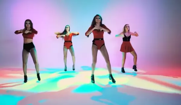 Przepiękna kobieta, ponętne tancerki w niezwykłej nowości disco polo!