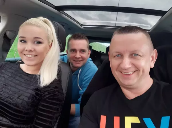 Zespół disco polo przerwał ciszę! Do sieci trafił wymowny materiał pt. "Kochaj i Tańcz" 
