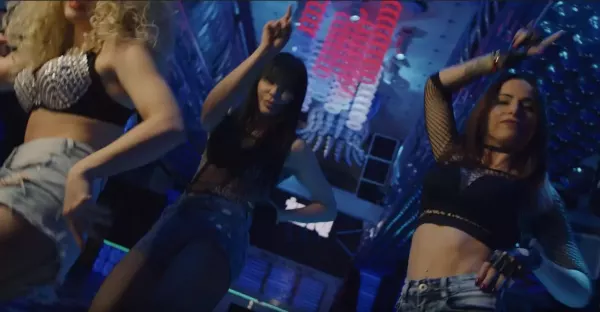Ponętne dziewczyny i klubowa premiera disco polo oczaruje wszystkich?! Posłuchajcie nowość pt. "Tylko tego chcę".