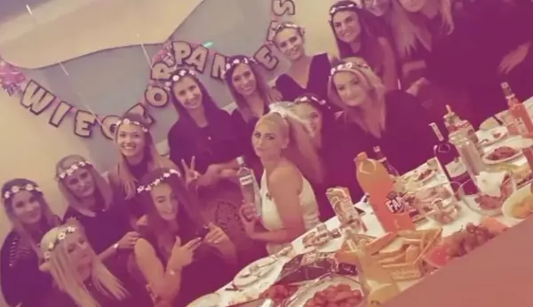 Piękna wokalistka disco polo imprezuje na swoim wieczorze panieńskim!
