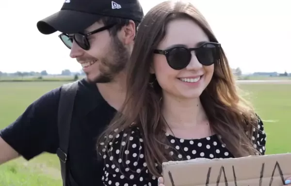 To będzie nowy hit disco polo?! Koguty w premierowej produkcji "Ona jest Zakochana"