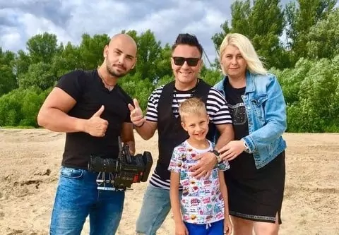 Żona wokalisty disco polo nie odstępuje go na krok! Jest zazdrosna o niego?!