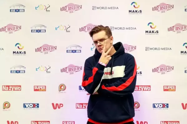 NOWOŚĆ! Ronnie Ferrari & Sir Mich postawili na klimaty dalekie od disco polo! Tym utworem podbiją rynek?