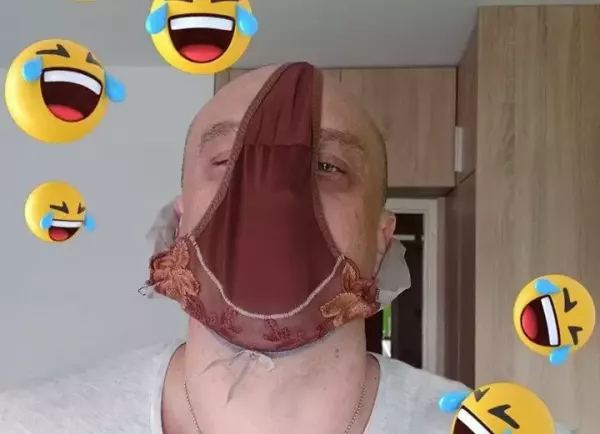 Wokalista disco polo założył na twarz stringi żony! Mają go ochronić przed koronawirusem!