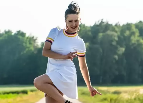 Trzęsienie ziemi w disco polo. Wokalistka Daj to Głośniej zrobi indywidualną karierę?