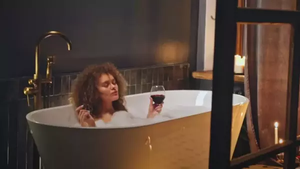 Nagie sceny gwiazdy disco polo w wannie przepustką do sukcesu?! VIDEO