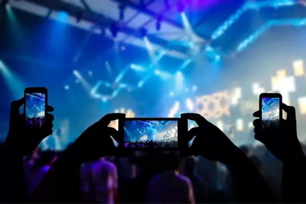 Nikt nie przyszedł na koncert popularnego zespołu disco polo?! Artyści dodali poruszający film!