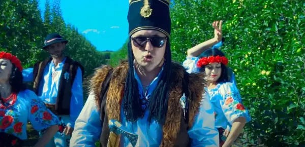 Gwiazdor disco polo niczym Janosik pokazał swojego węża! Artysta zaskoczył tym internautów!