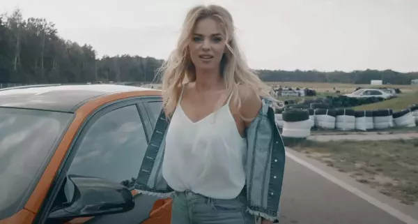 Odważne kadry kobiety w disco polo, które uchwyciło oko kamery rozpalają wyobraźnię!