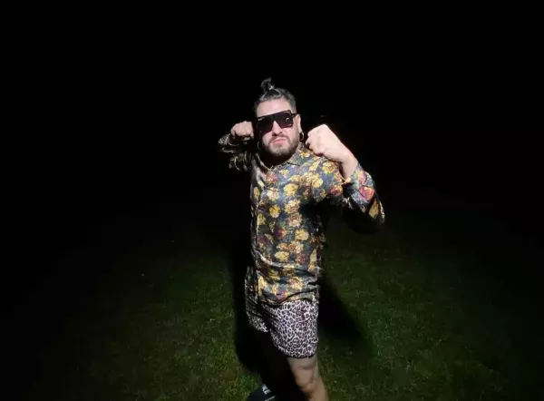 Gwiazdor disco polo otrzymał w prezencie samochód! Ten model uwielbia wielu Polaków!