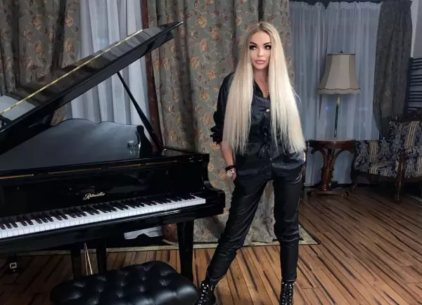 Śliczna wokalistka disco polo w luksusowym aucie! Widok zwala z nóg! 