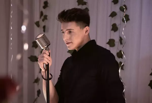 Wzruszająca premiera Marcina Kłosowskiego! To nie disco polo! Utwór ”Kiedy Cię znajdę„ chwyta za serce! 