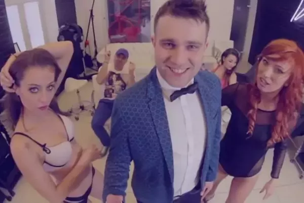 Szampan i zabawa do białego rana, to patent zespołu Freaky Boys na sukces i miliony