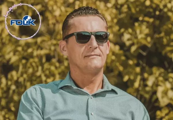 Adam Chrola prezentuje: Najpiękniejsze Tanga i Walce - Hity Dancingów