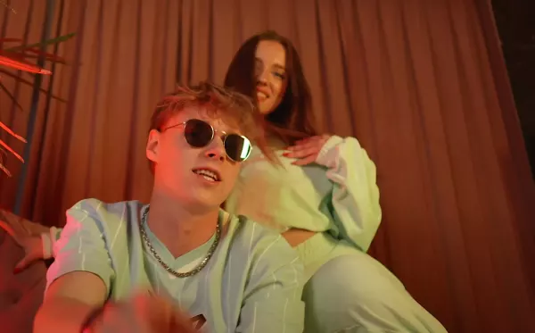 ”Adrenalina” od Androssa podbija scenę! Ten utwór zmienia zasady gry w disco polo