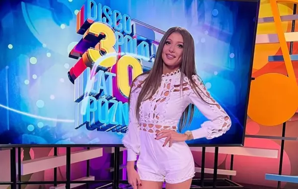 Agnieszka Chrzanowska - Twoja Dama olśniewa w telewizji. Zobaczcie jej piekielnie długie nogi!