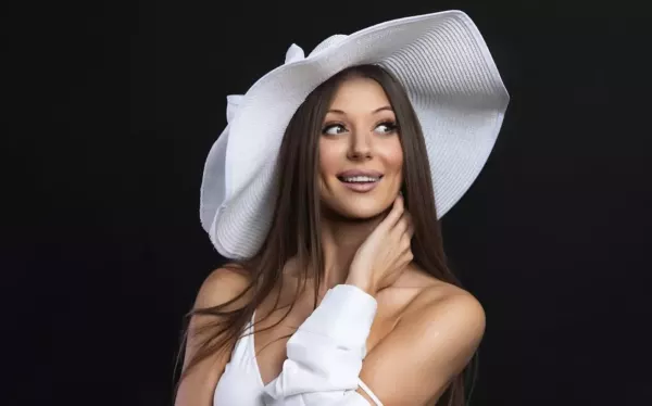 Agnieszka Chrzanowska jak bogini w bieli. Twoja Dama pokazuje ciało, które hipnotyzuje