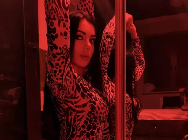 Gwiazda disco polo powaliła na kolana obłędnym biustem! Jej dekolt robi wrażenie! 
