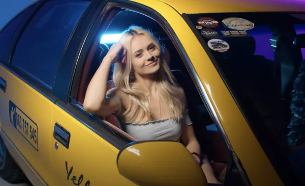 Wokalista disco polo postawił na beztroskie wakacje bez liczenia gotówki w portfelu!