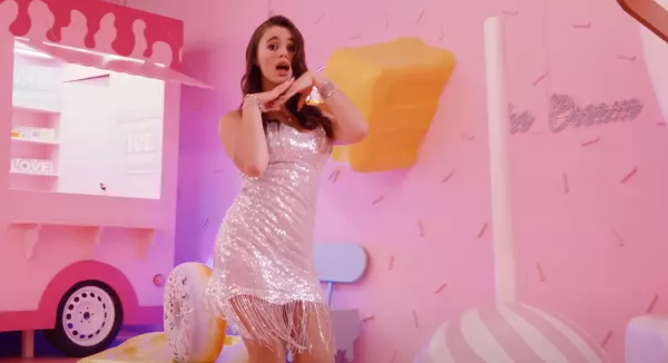 Anastasiia Zakhandrevych jej debiutancki singiel pt. „Barbie„ podbija Polskę! Milion na koncie młodej Ukrainiki.