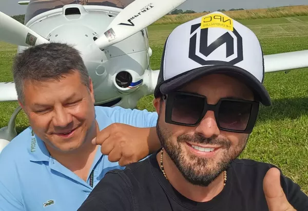 Znany gwiazdor disco polo Andre w podróży prywatnym samolotem! Co za luksus?! Zobacz ZDJĘCIA