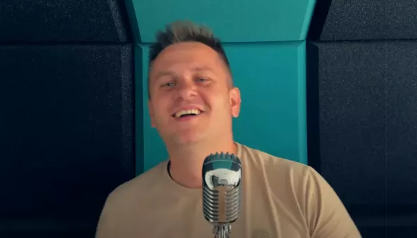 Arek Kopaczewski i Loki prezentują cover „W mych marzeniach” z repertuaru zespołu Maxel

