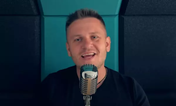 Arek Kopaczewski sięga po „Hej czy Ty wiesz” – kultowy hit Classic powraca w nowej odsłonie