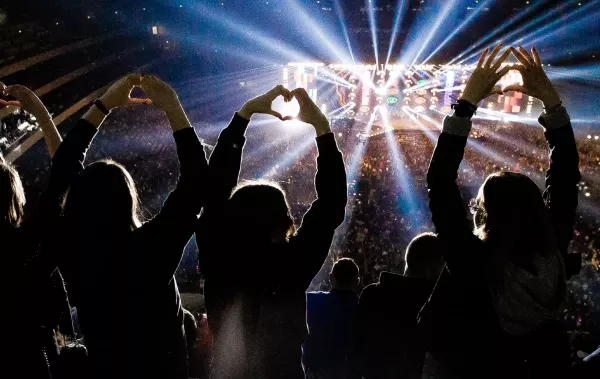 Aż ciarki przechodzą! Cały Stadion Narodowy śpiewa hit disco polo zespołu DiscoBoys | VIDEO