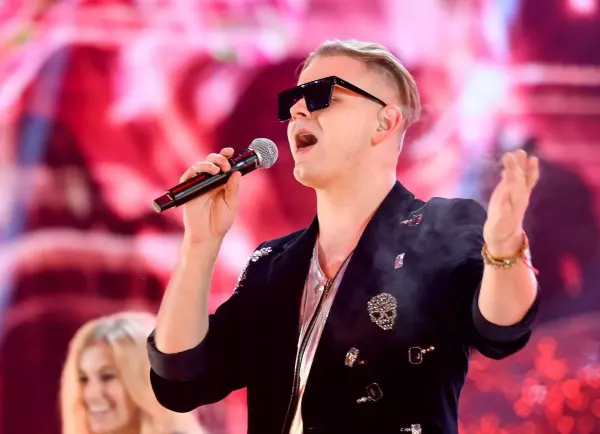 Wokalista disco polo zapowiedział gorącą nowość! Prawa Lewa stanie się nowym hitem?!