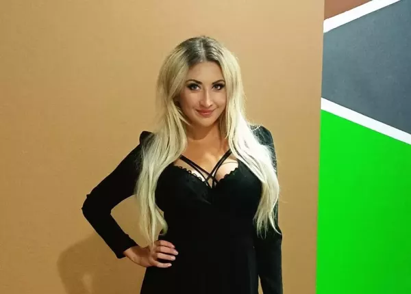 Zrobiła to w mediach! Zdolna wokalistka disco polo śmiało odsłoniła biust! Fani „Zjawiskowo„