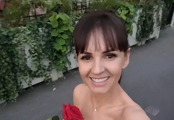 BARDZO głęboki dekolt Mamuśki disco polo! Tak będzie wyglądał jej nowy klip?